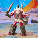 Hasbro Transformers Legacy Skullgrin Pretenders Deluxe Class Generations