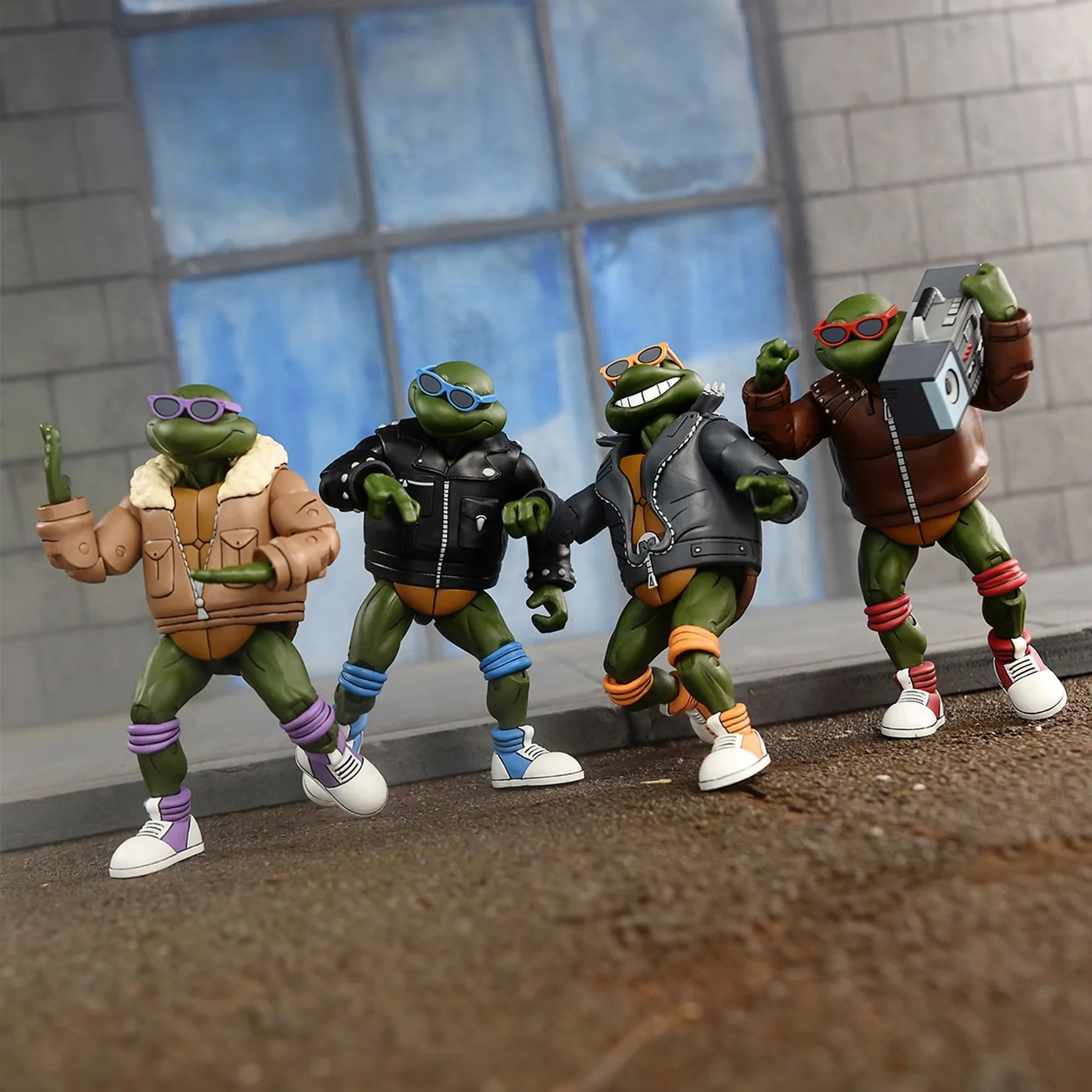 NECA Teenage Mutant Ninja Turtles (Cartoon) con Giacca di Pelle - Action Figure 18 cm 54381 - immagine 3